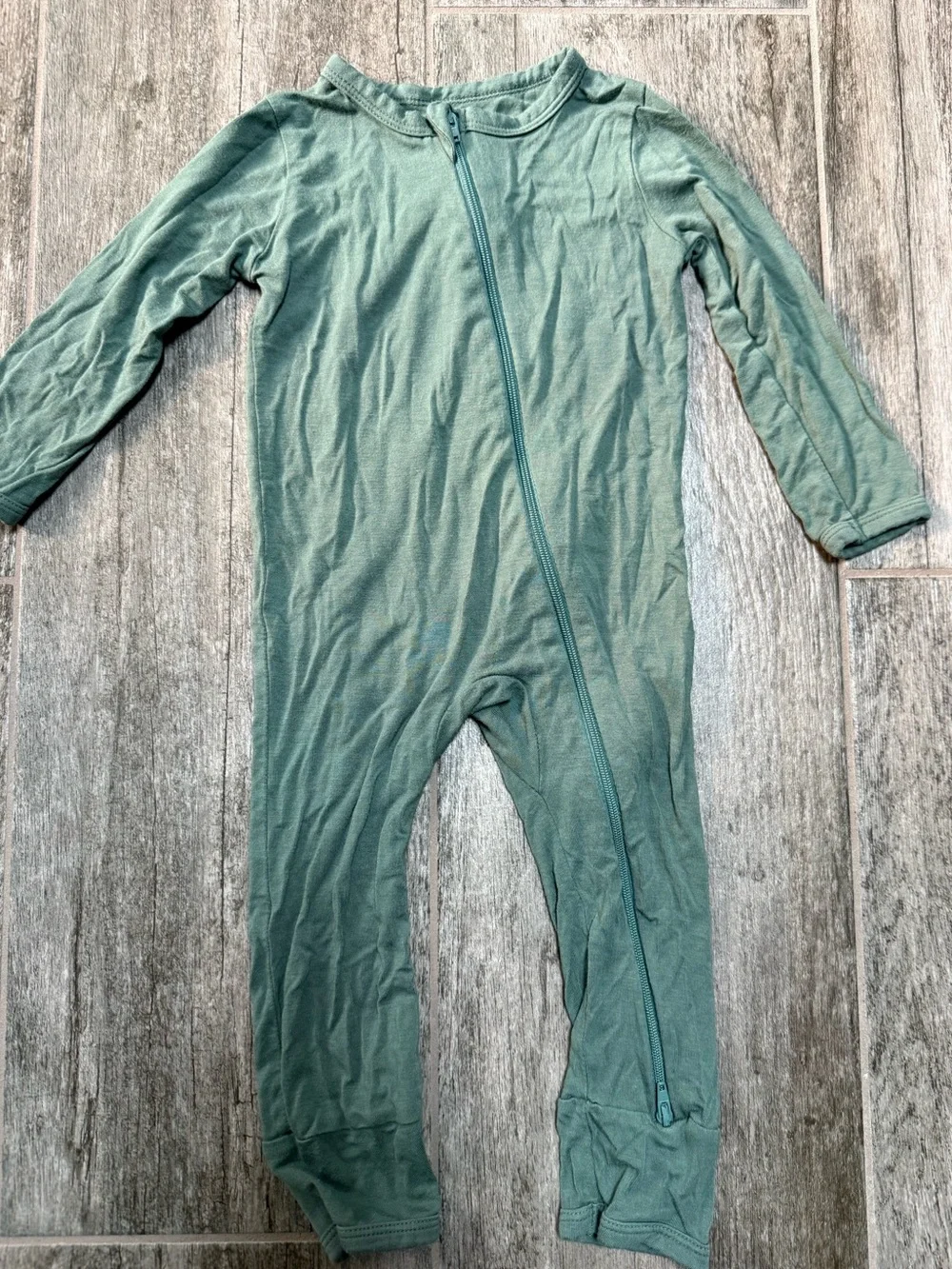Kyte Green Zipper Footless Baby Toddler One-Piece Romper - 12-18 months